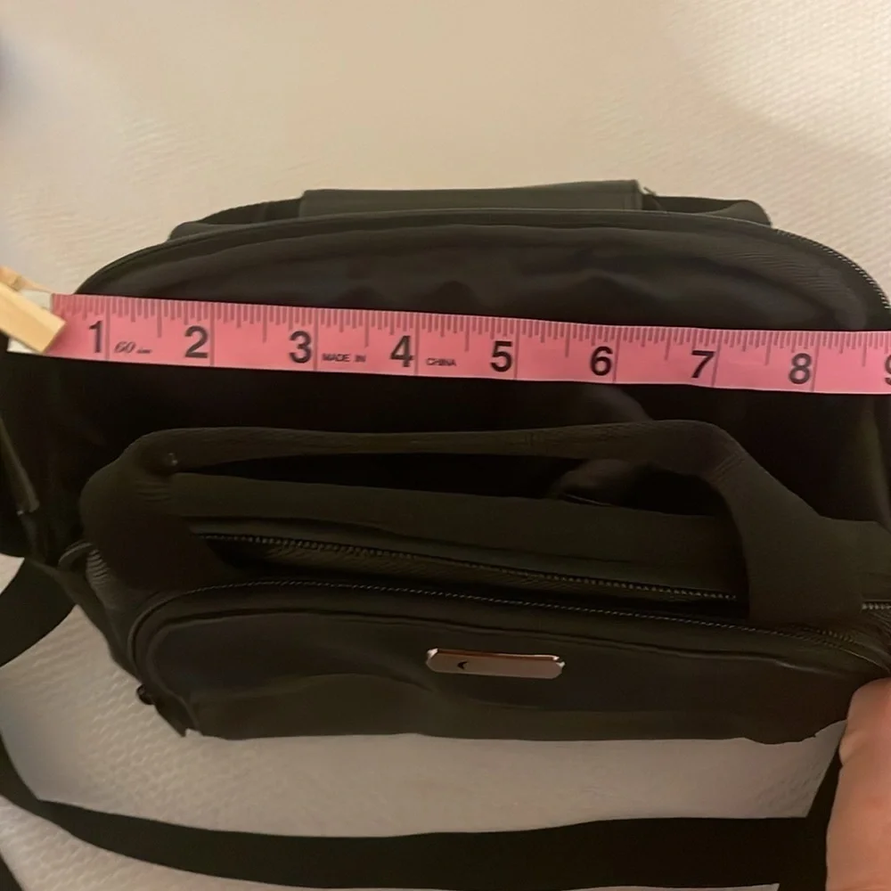 Canon camera bag black carrying case travel padded zipper pockets strap handle